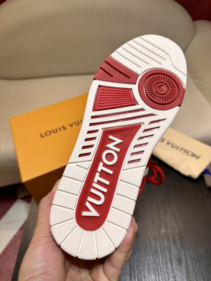 L0VT SNEAKER