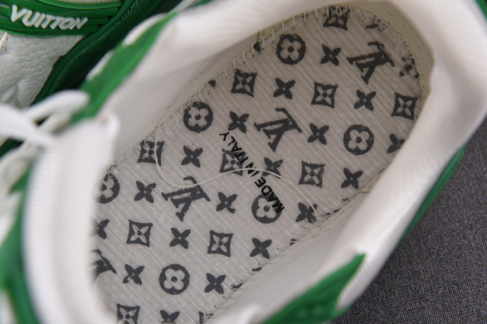 L0VT SNEAKER